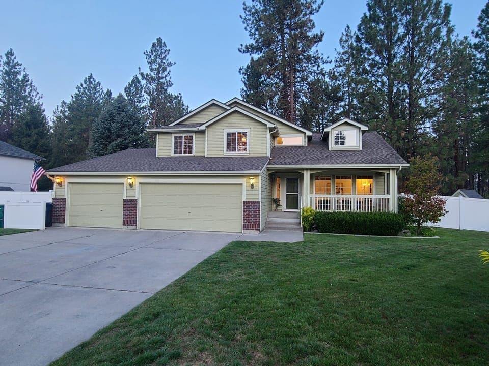 HOME IS CONNECTED- to Riverside State Park.  Private Access to Park in backyard.