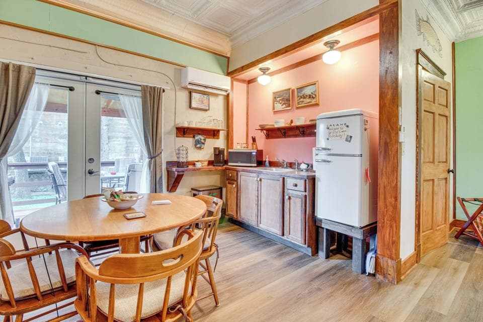 Cotter Vacation Rental | Studio | 1BA | Step-Free Access | 700 Sq Ft