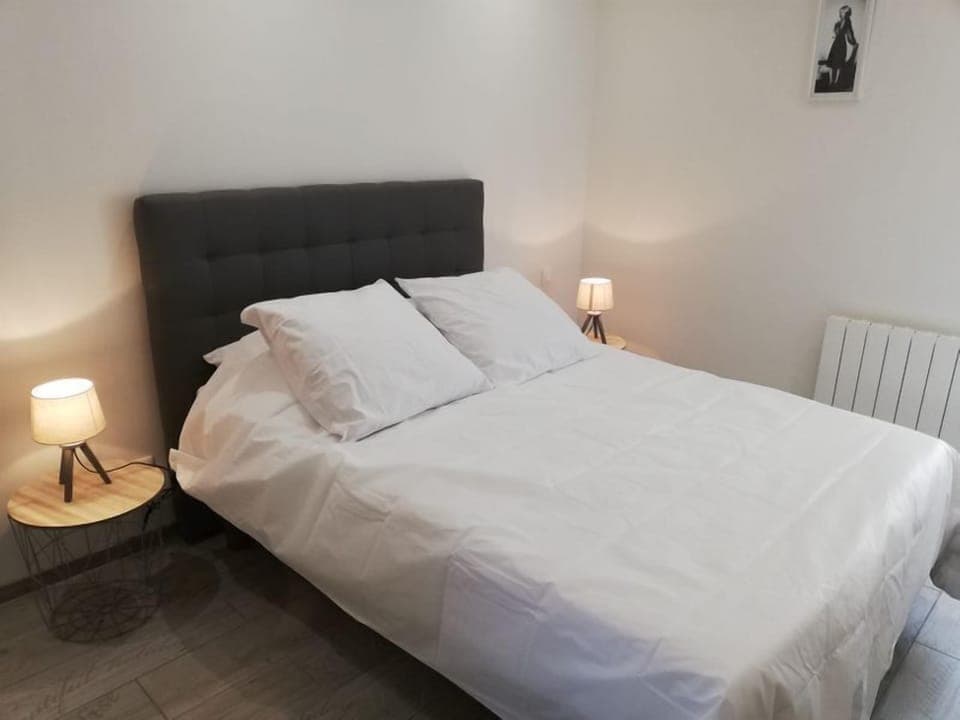 255df478-75d9-41f7-b5b5-aeff4c001110