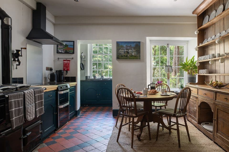 country kitchen with breakfast table