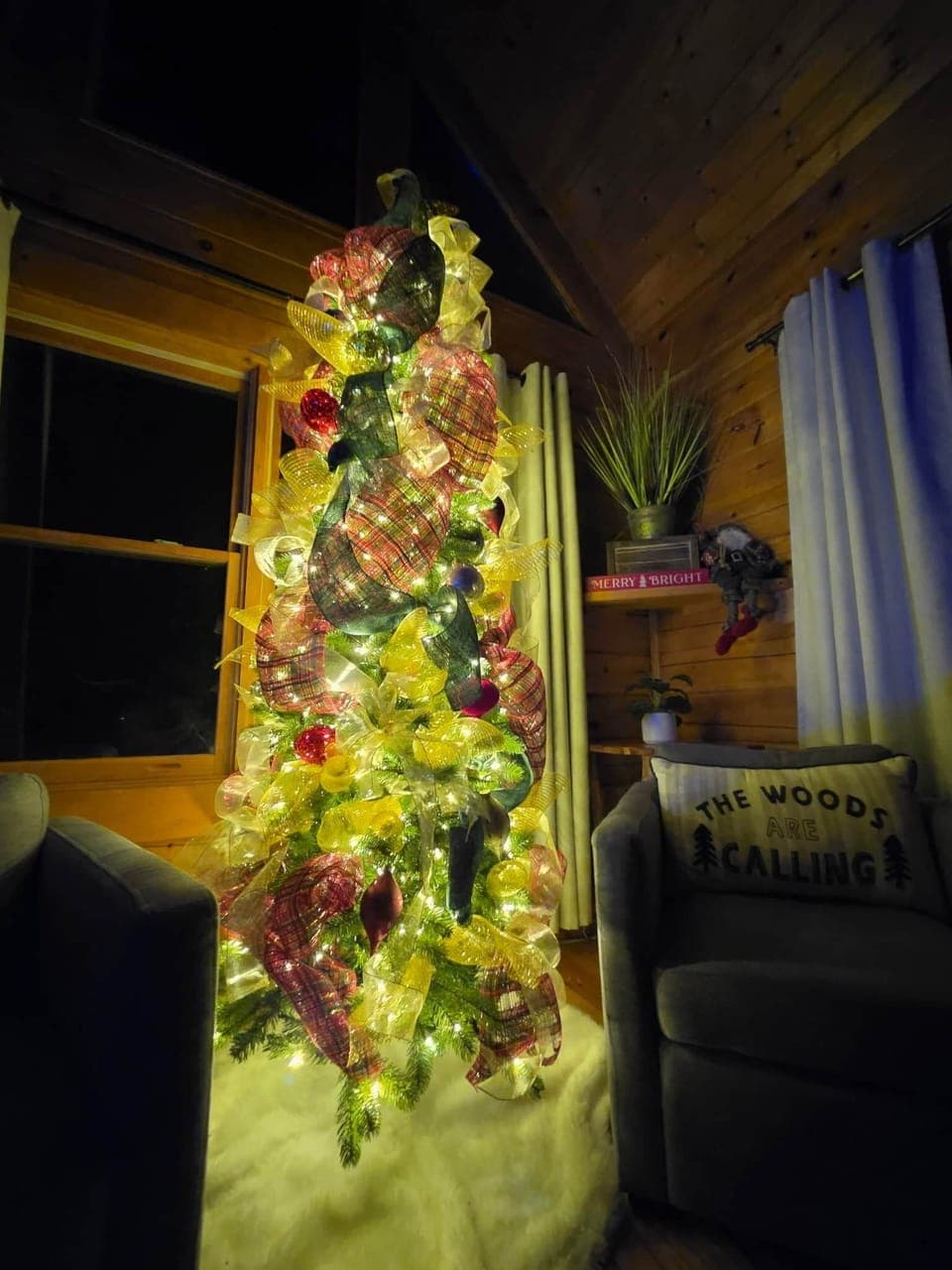 Living Room: Main Level Christmas 🎄 2025