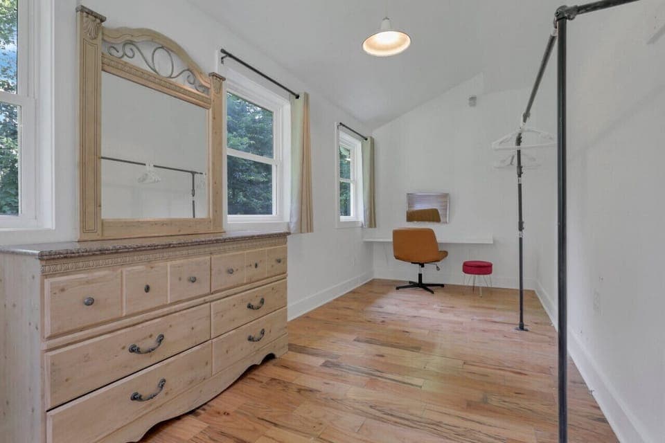 Makeup/closet/office space off master bedroom