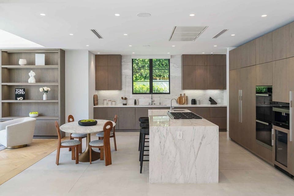 Villa Mandarin by LuxJB: LA's finest mansion with state-of-the-art amenities.
