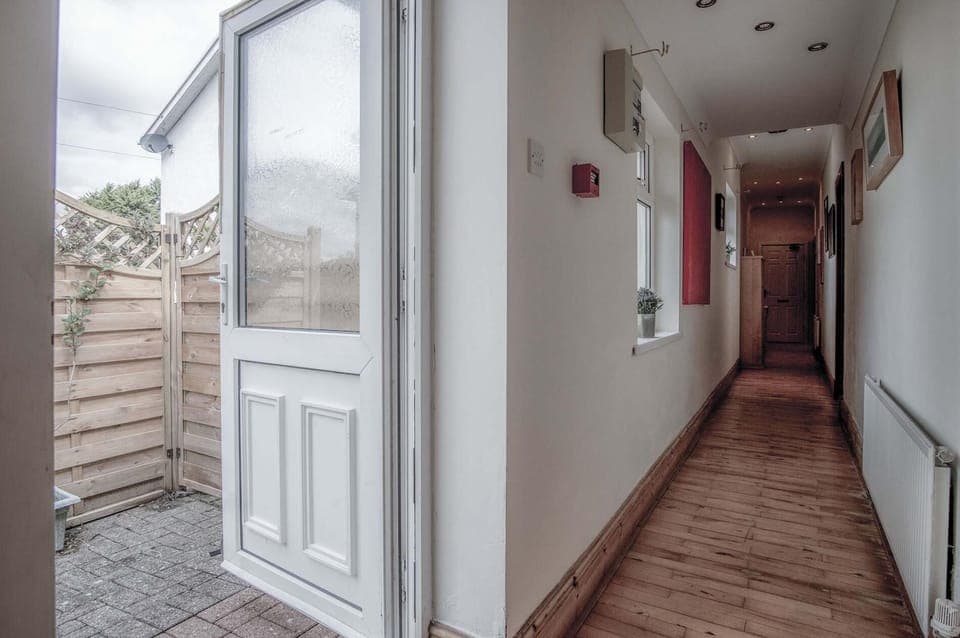 Rose Cottage - 3 Bed Cottage - New Hedges - Tenby (22968)