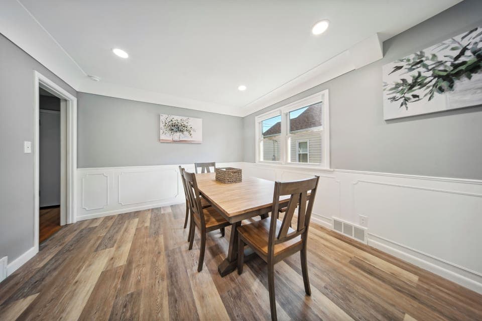 Dining Room | Dishware & Flatware Provided