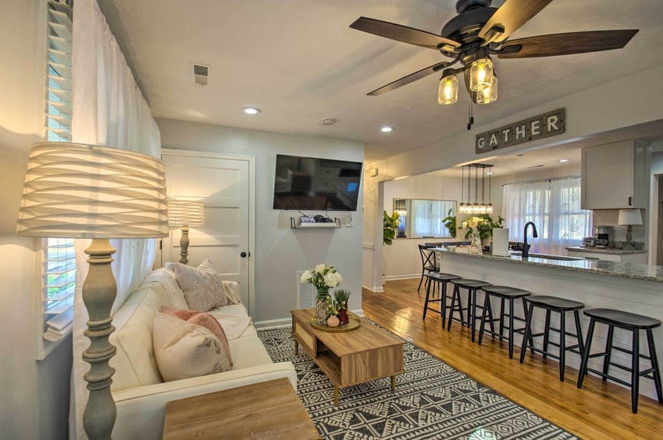 Mid-Century Modern style Open Floor Plan. 