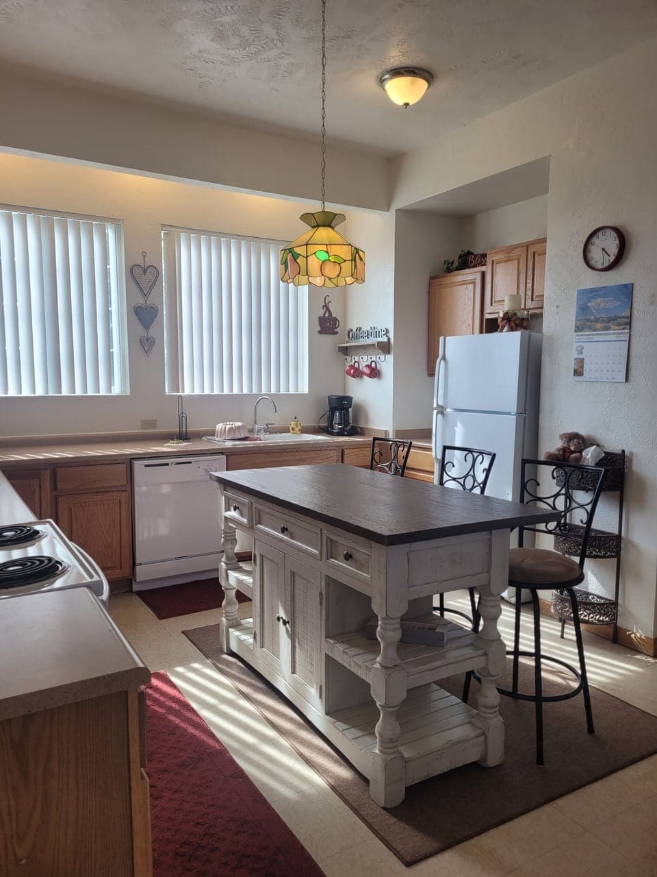 Large Country kitchen