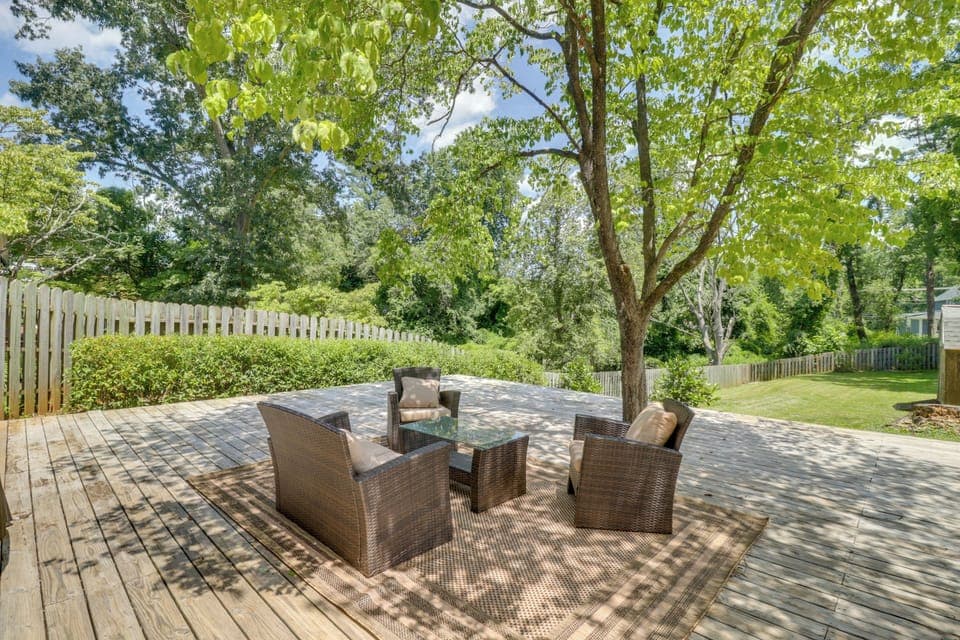 Deck | Gas Grill | Fenced-In Yard