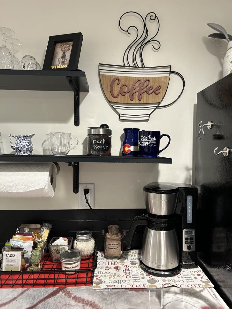 Self serve coffee and tea bar
Open 24 hours😋