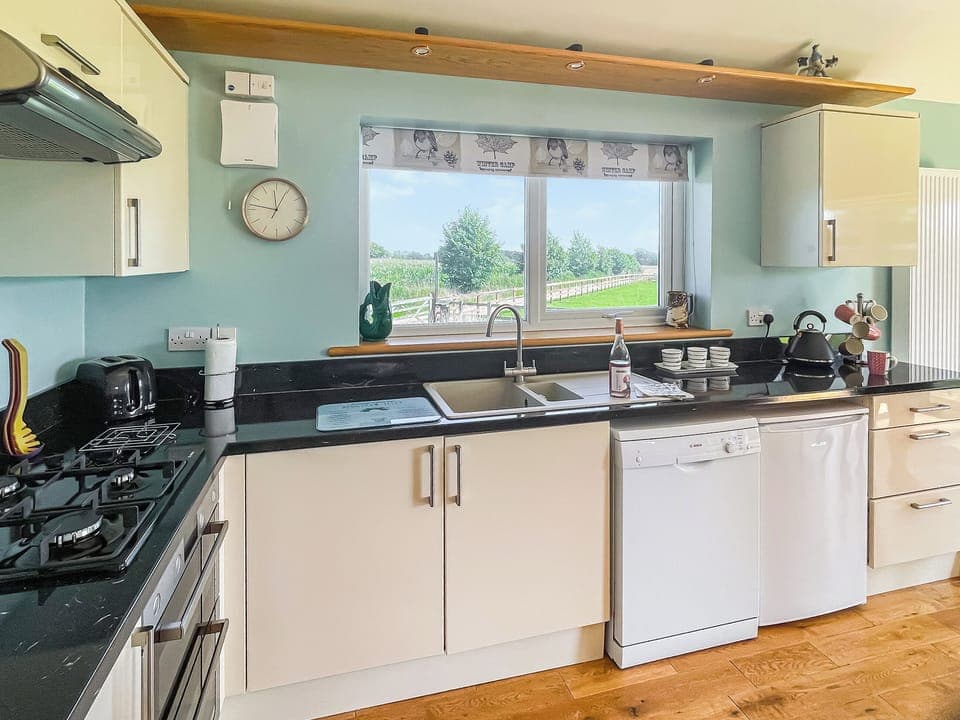 Kitchen | Cedar Lodge - Solar Rise Lodges, Old Buckenham