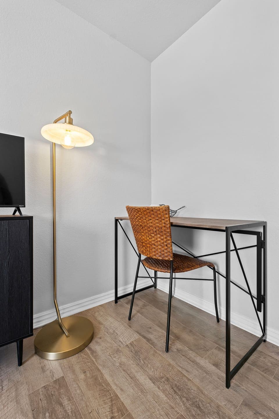 Bedroom 2 Queen Desk Space