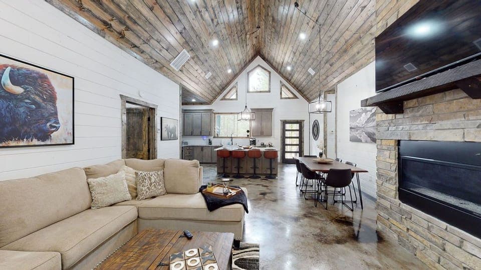 Placid-Pines-Dining-Room(2)