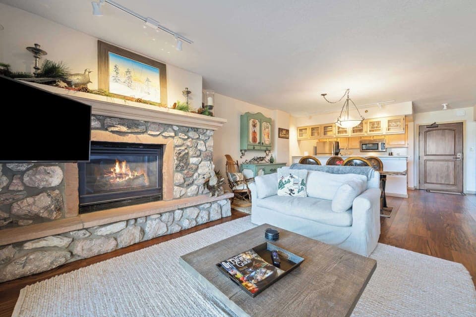 lowerborders-403-5336_54926879148_o