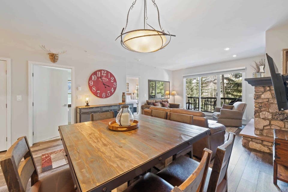 1687289716608-1710-4