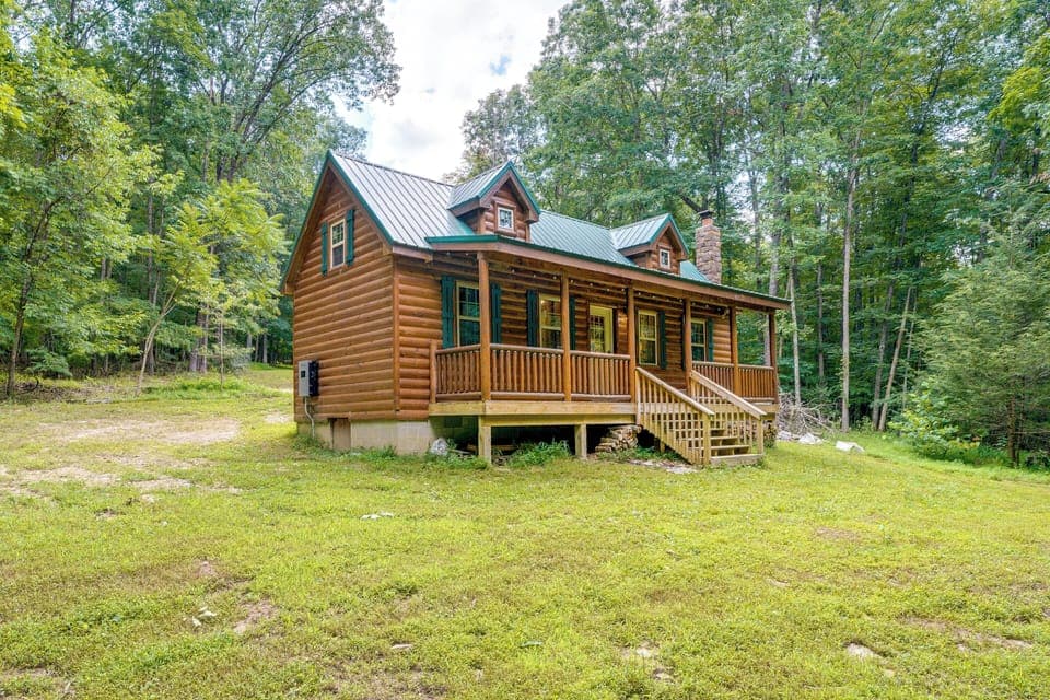 Marlinton Vacation Rental | 1BR | 1BA | Stairs Required | 468 Sq Ft
