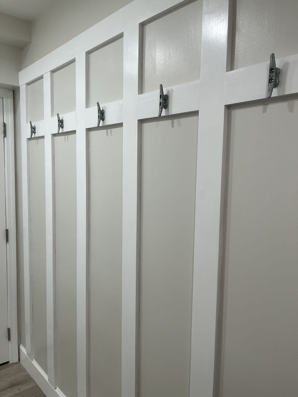 6 hooks for towels