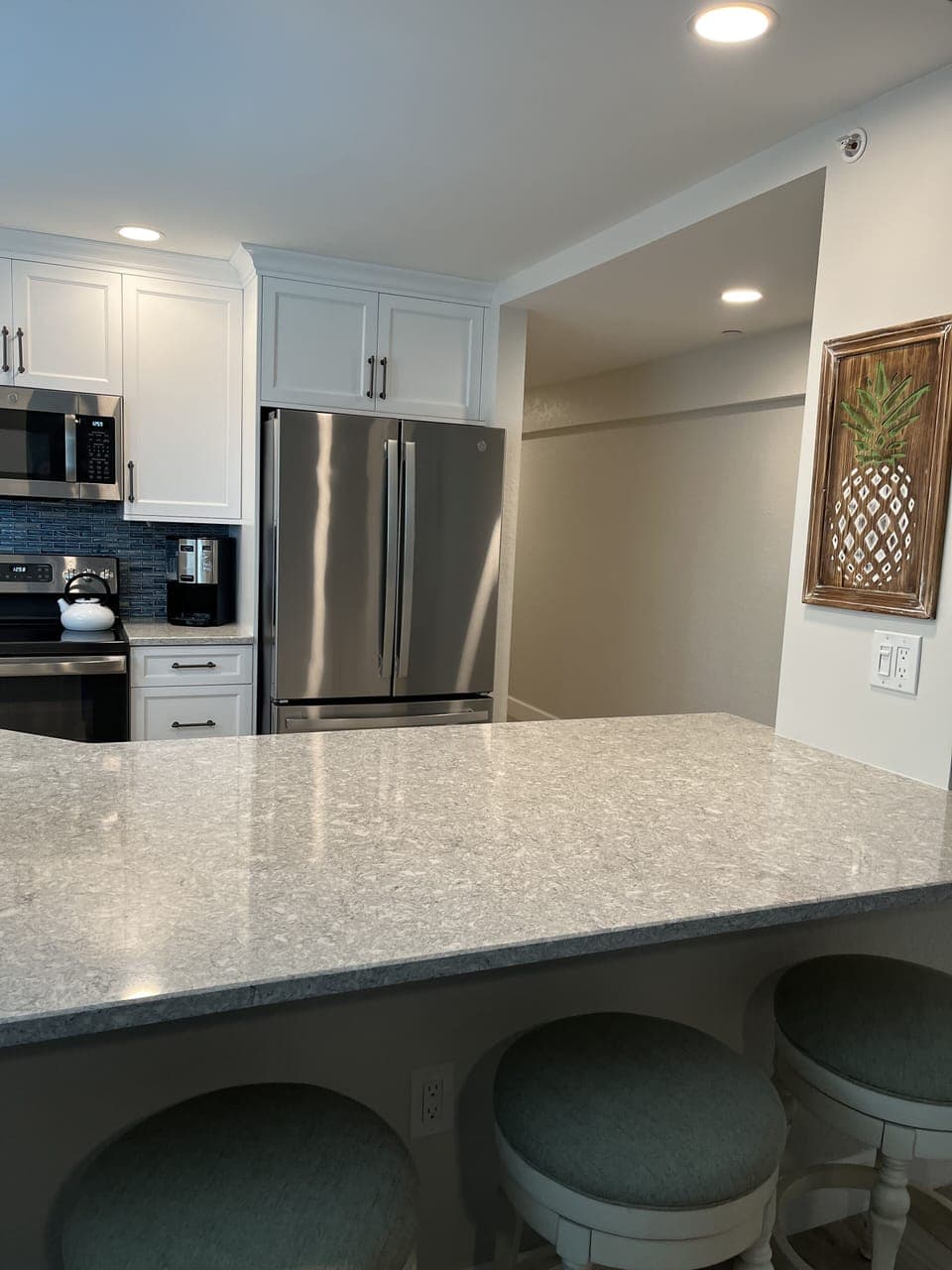 Serving , prep area in kitchen