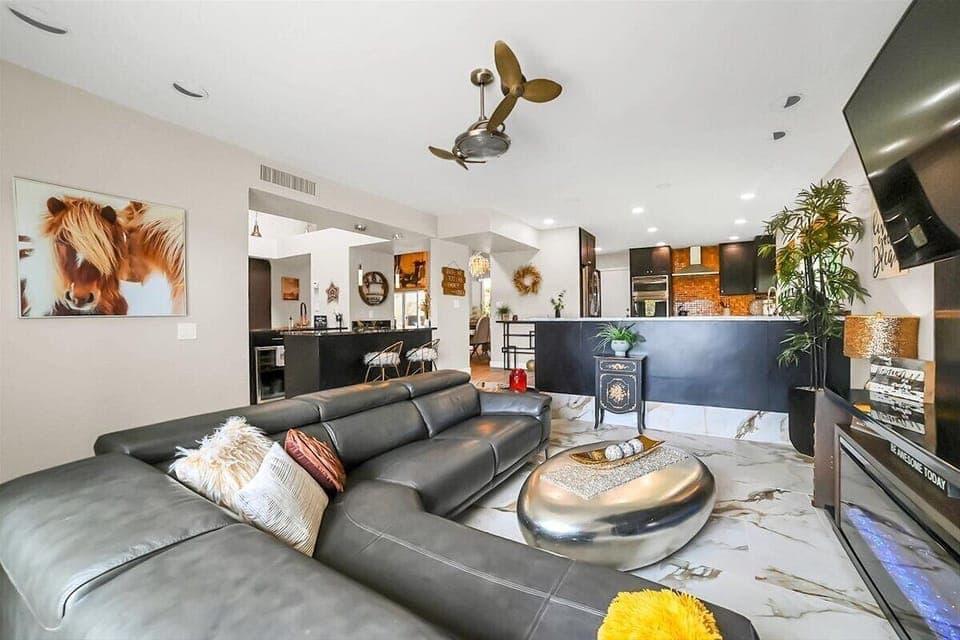 Sunkin Family room