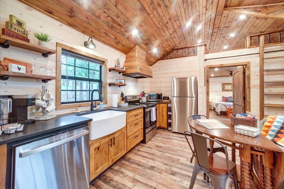 McAlester Vacation Rental | 1BR | 1BA | 828 Sq Ft | Steps Required to Enter