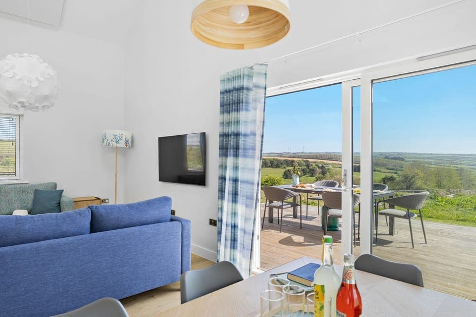 Open plan living and dining area with patio access, Smart TV - 4 The Vista, Willingcott