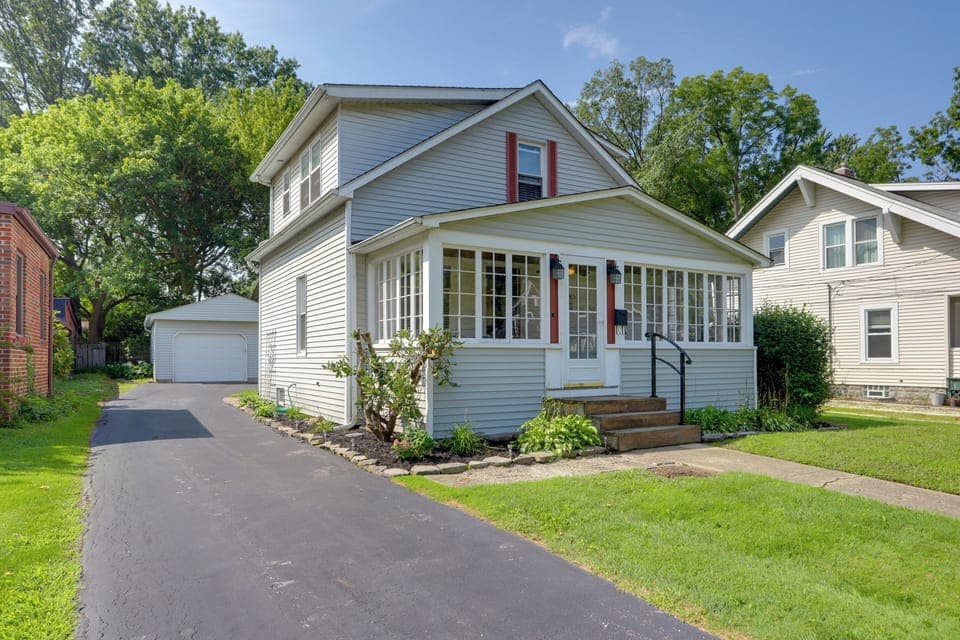 Willoughby Vacation Rental | 2BR | 1BA | 1,208 Sq Ft | Stairs Required