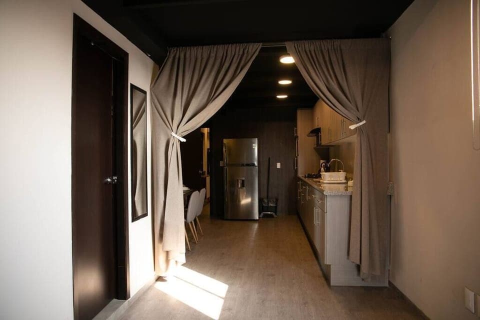 Kitchen & Dining Area