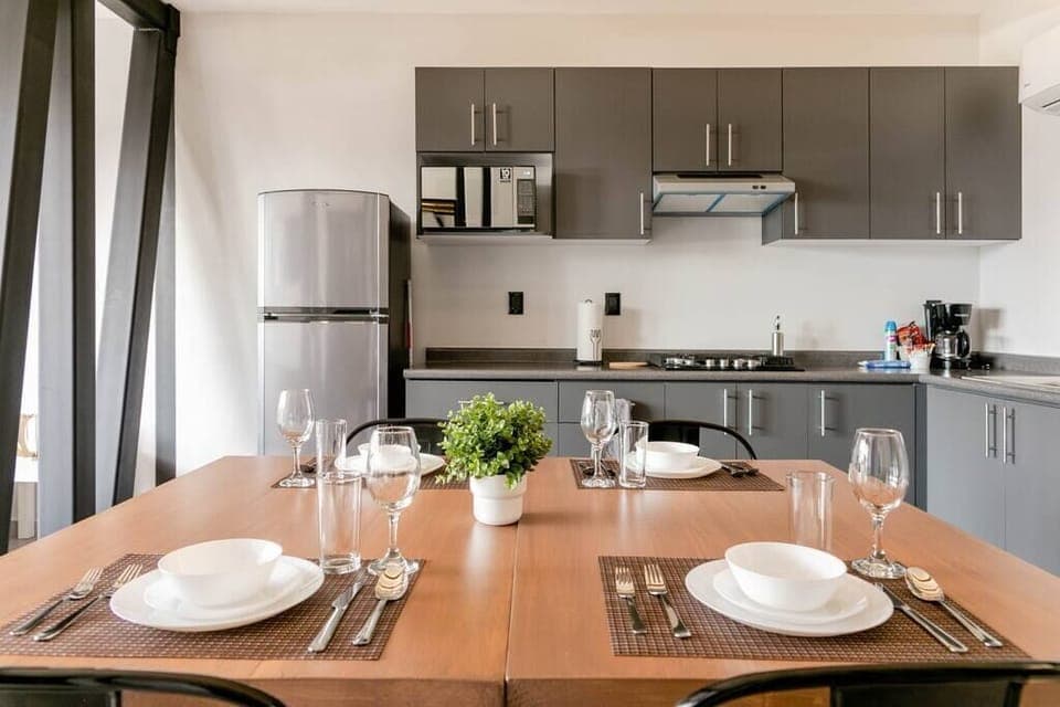 Kitchen & Dining Area