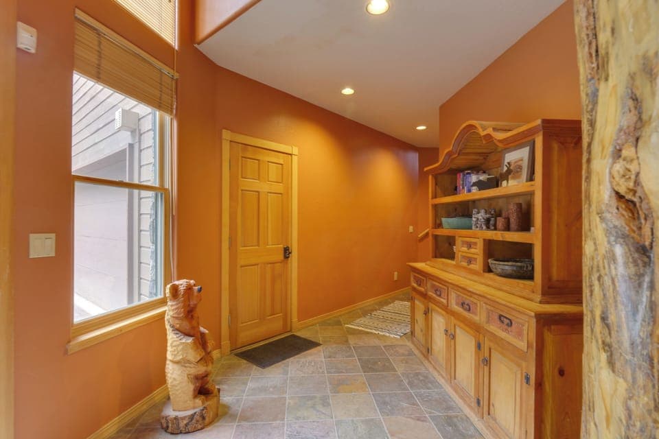 Front Entrance | 1st Floor