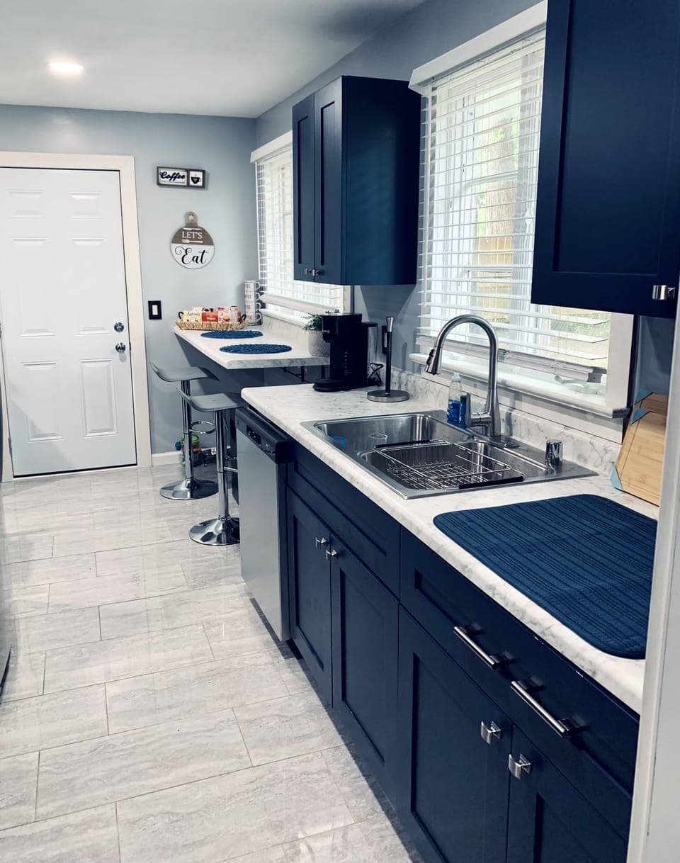 Kitchen: Dishwasher 