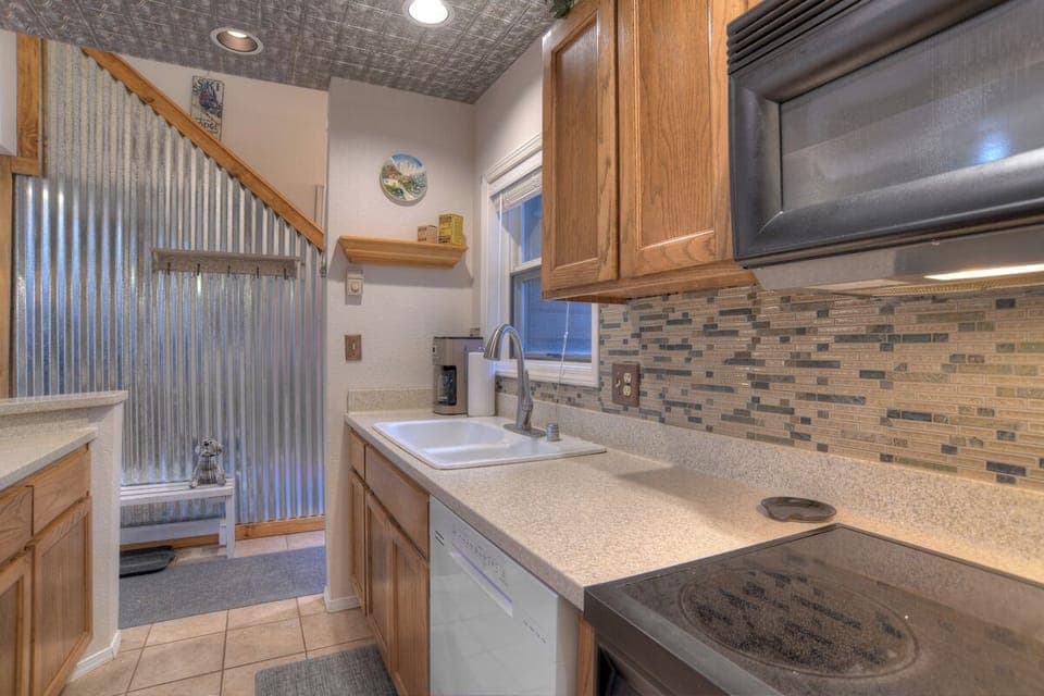 Full Kitchen