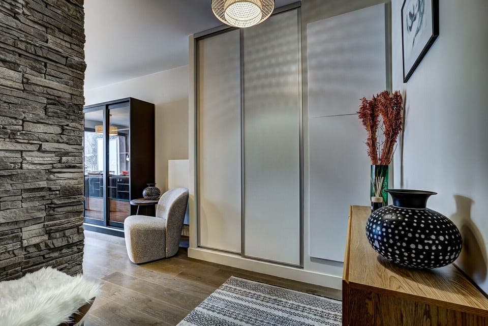 Entrance hall leading into living area