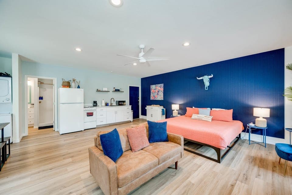 full bathroom off the living space