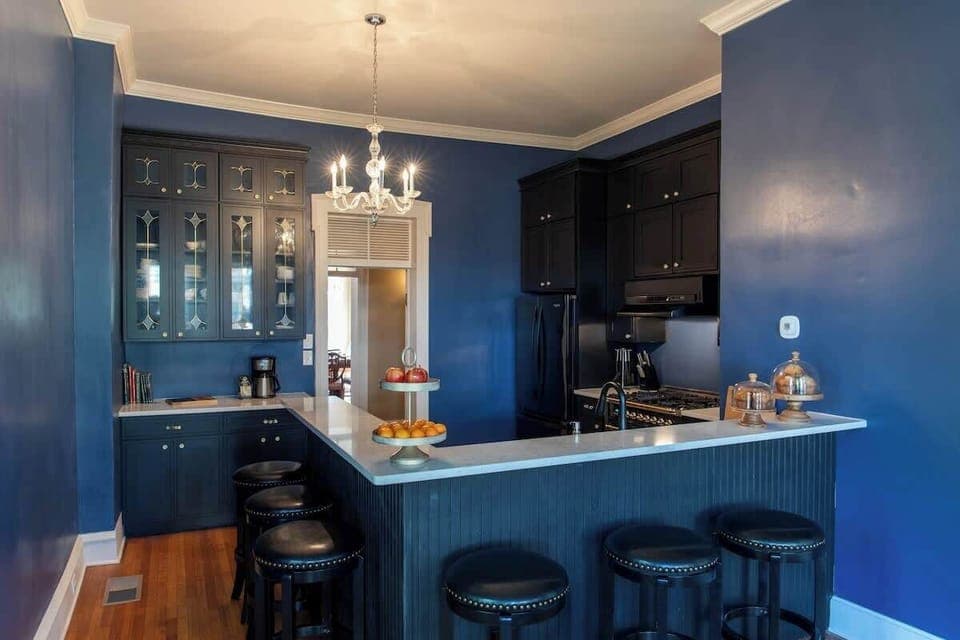 Kitchen | 6-Person Breakfast Bar | Fridge, Stove & Oven | Cooking Basics