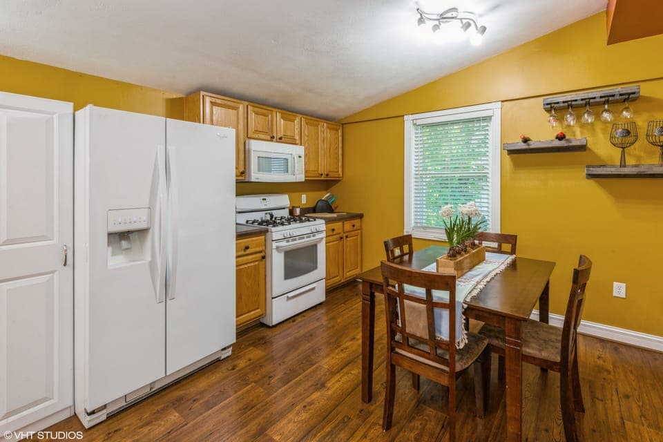 Dining Table in EAT-In Kitchen