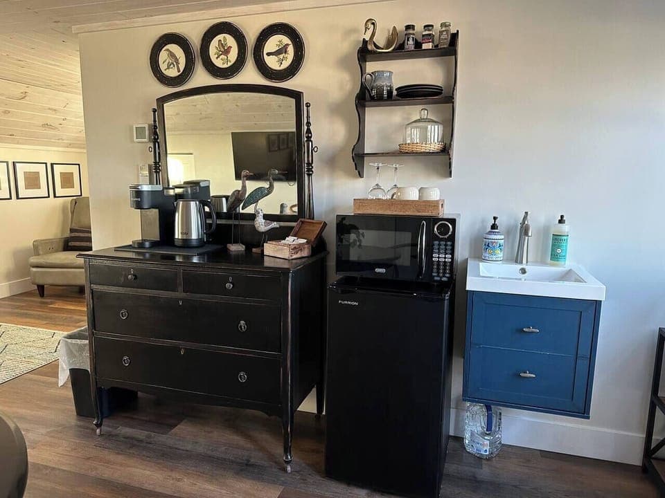 0c77bb06 9382 4319 8d64 a3e8627c556d