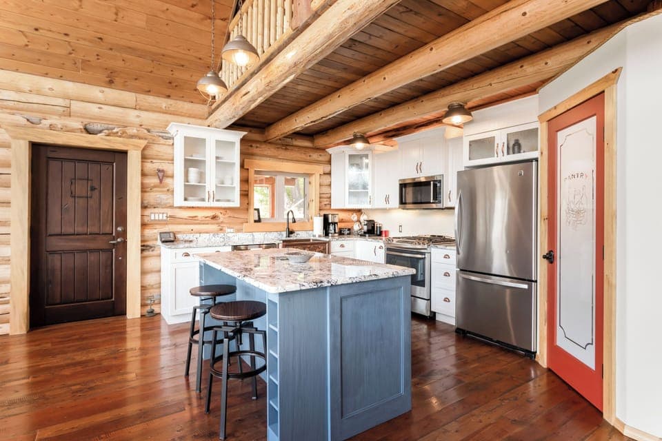 The large kitchen has ample space