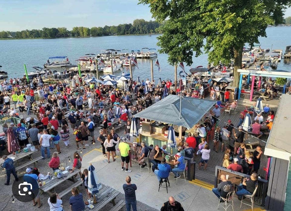 Papa Boo's is nearby and is one of the local hot spots for food, drinks and live entertainment