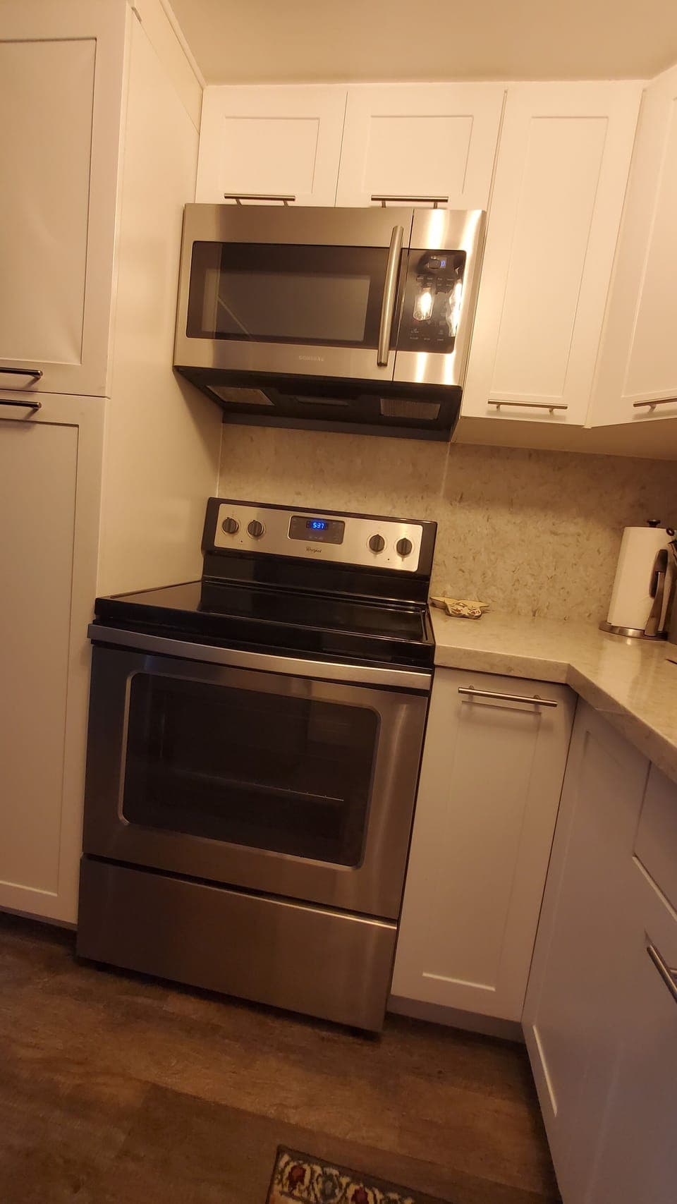 Electric Stove and Microwave 