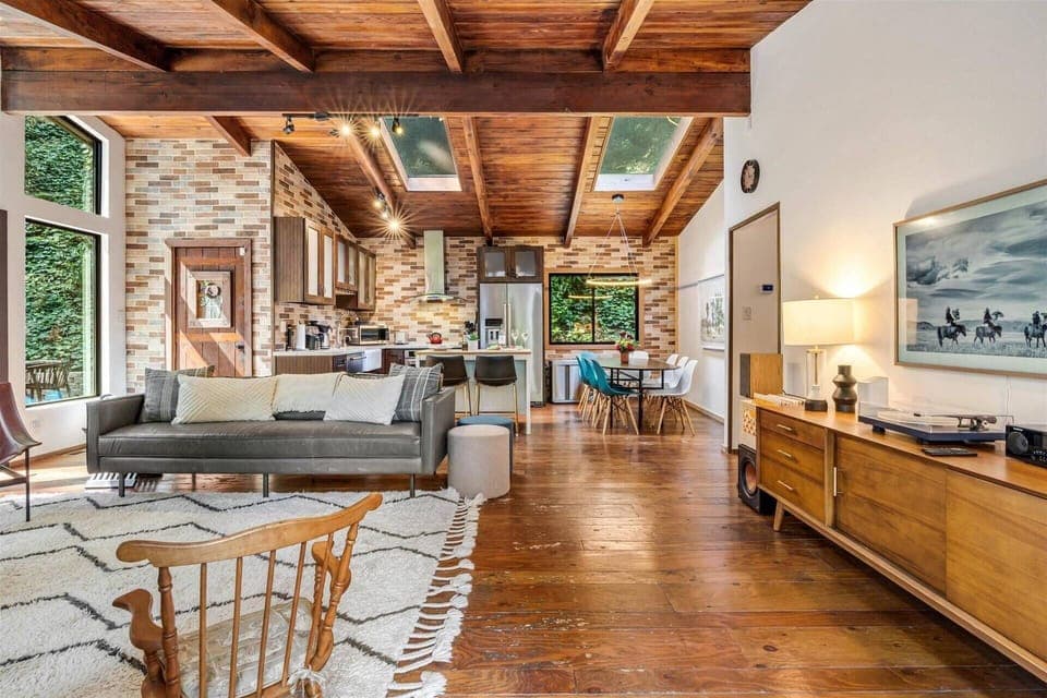 A warm welcome from furnishings to decorations