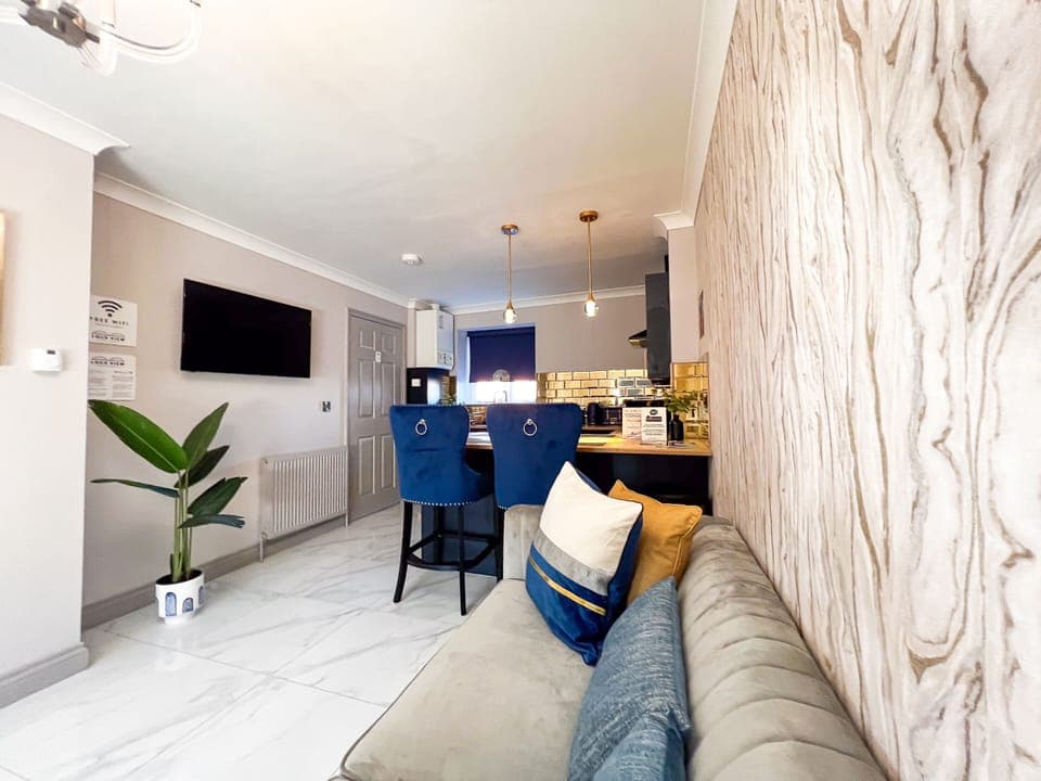 Living Room / Lounge