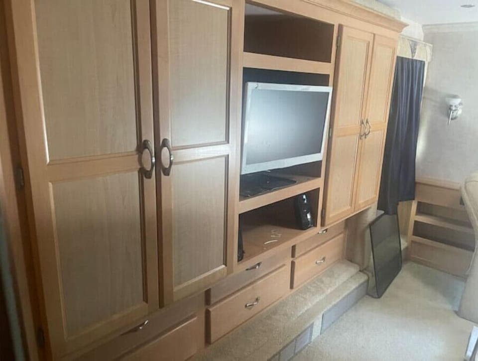 Bedroom tv and closet