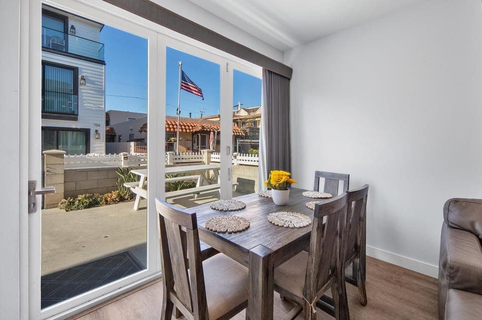 Lower Unit Dining Area 2