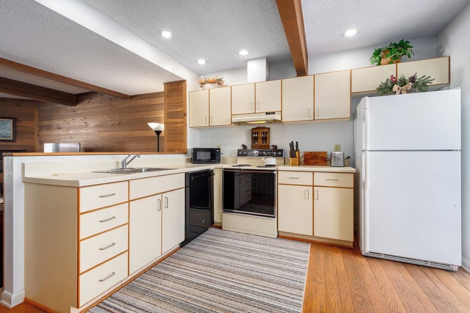 Full Kitchen