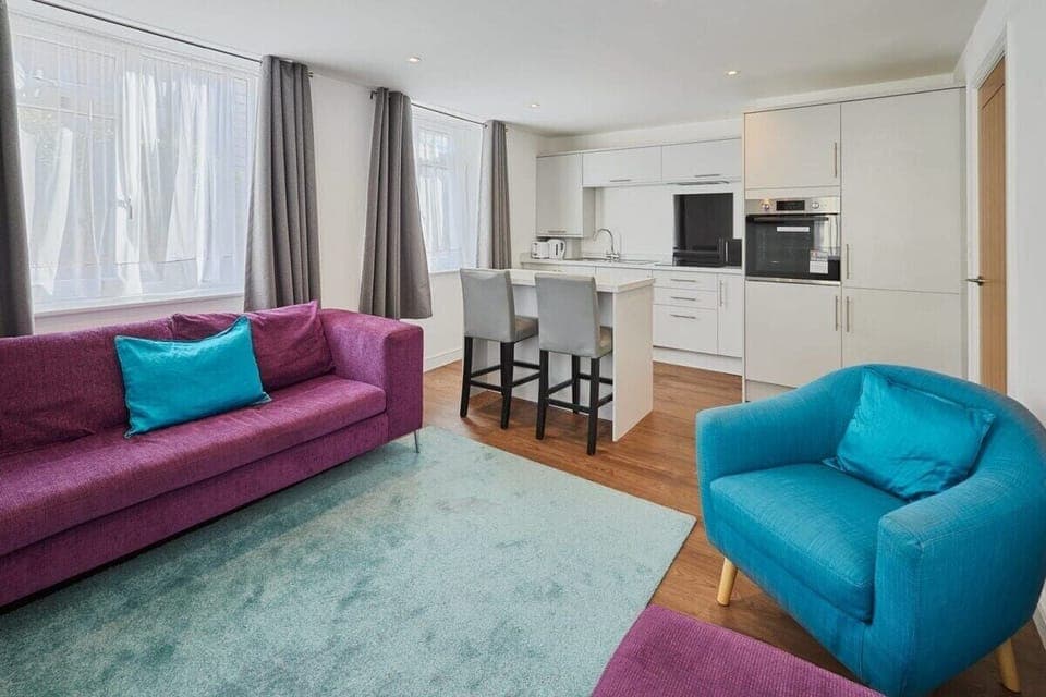 The Globe, Apartment 3, Guisborough - Host & Stay