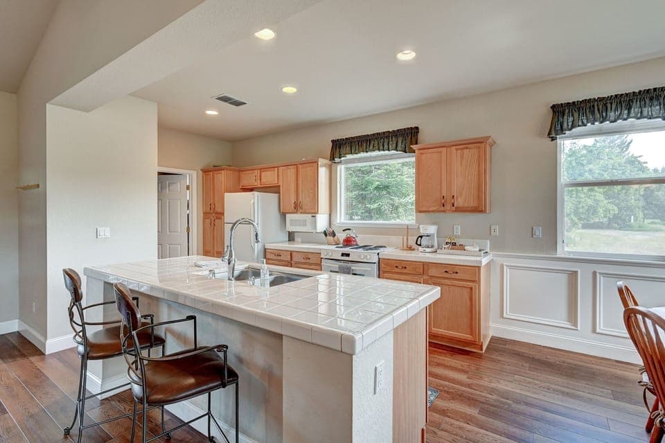 Kitchen with extra bar seating