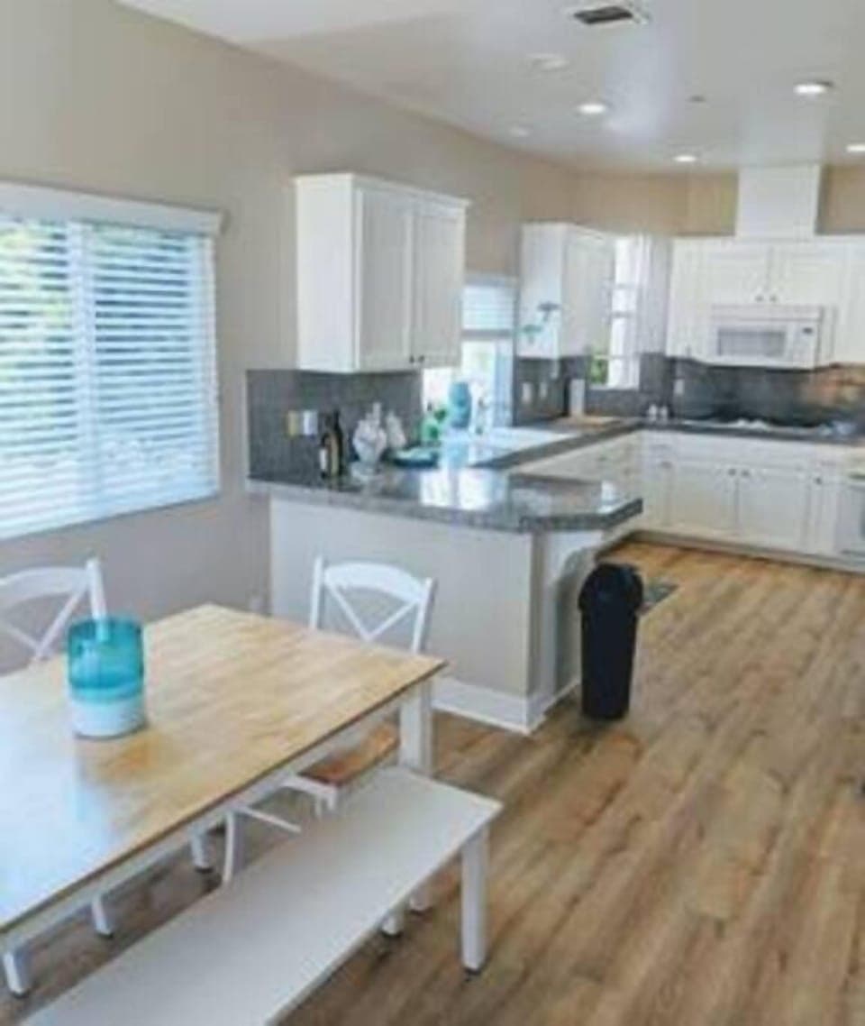 8cec5230-1fb1-43e9-9ee1-cf5c9ddfc895