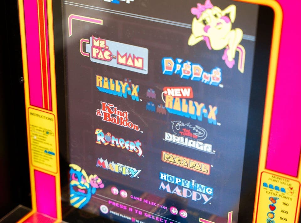 Arcade style video games for the whole fam!