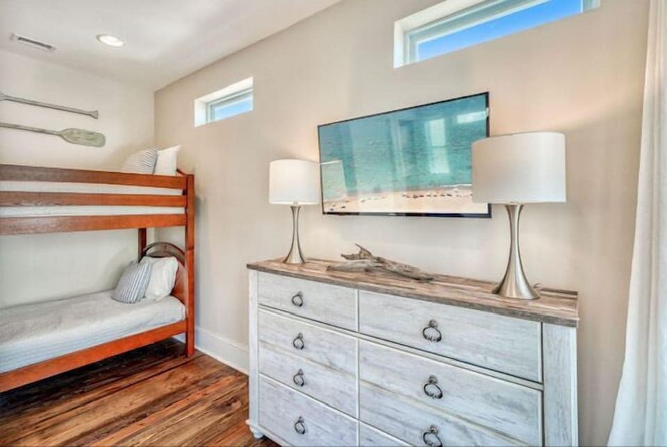 2nd floor master suite, #2 bunks