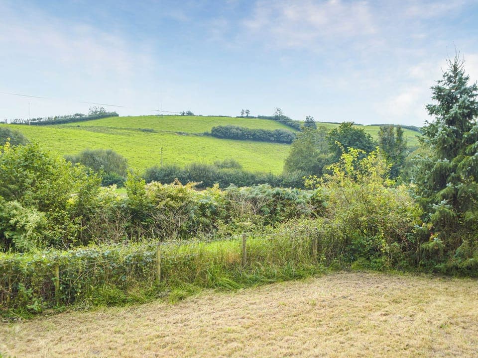 Surrounding area | Yr Ysgubor - Neuadd Deg, Carmarthen