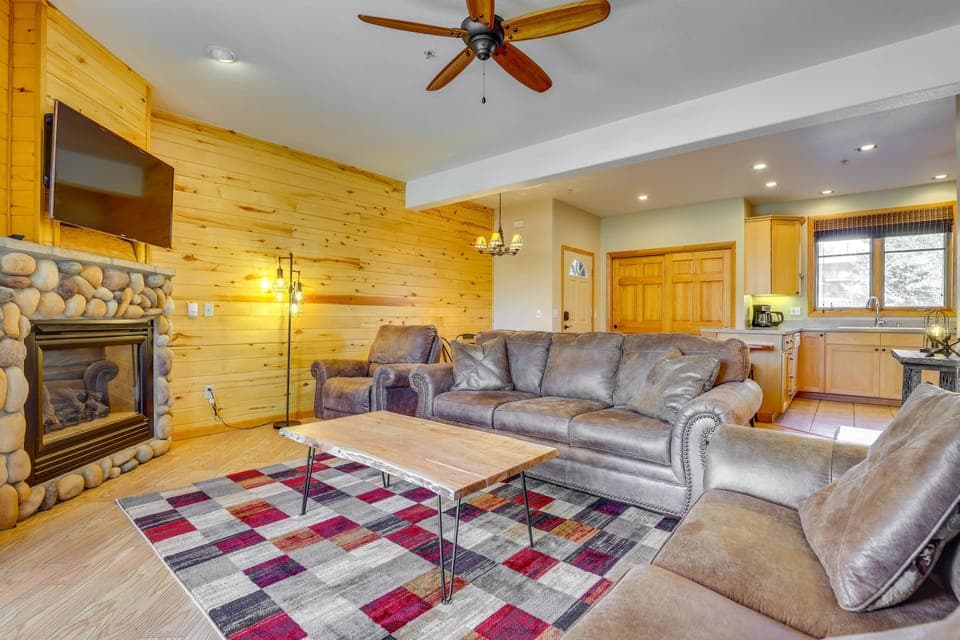 Grand Lake Vacation Rental | 2BR | 2BA | 973 Sq Ft | Step-Free Access